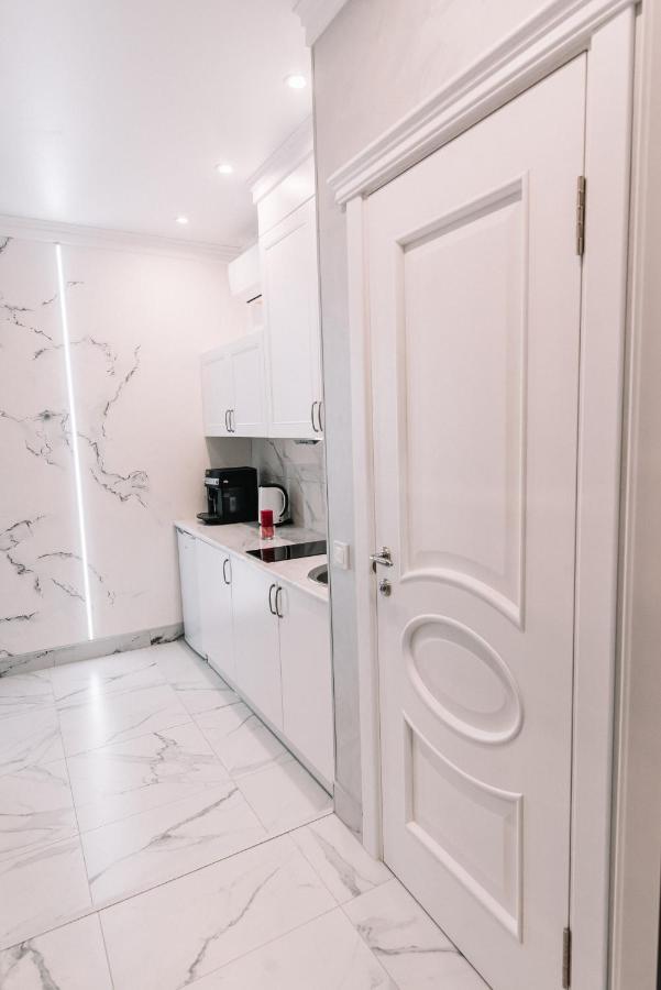 Royal Tower Vip Smart Apartments 3 Kyiv Exterior photo